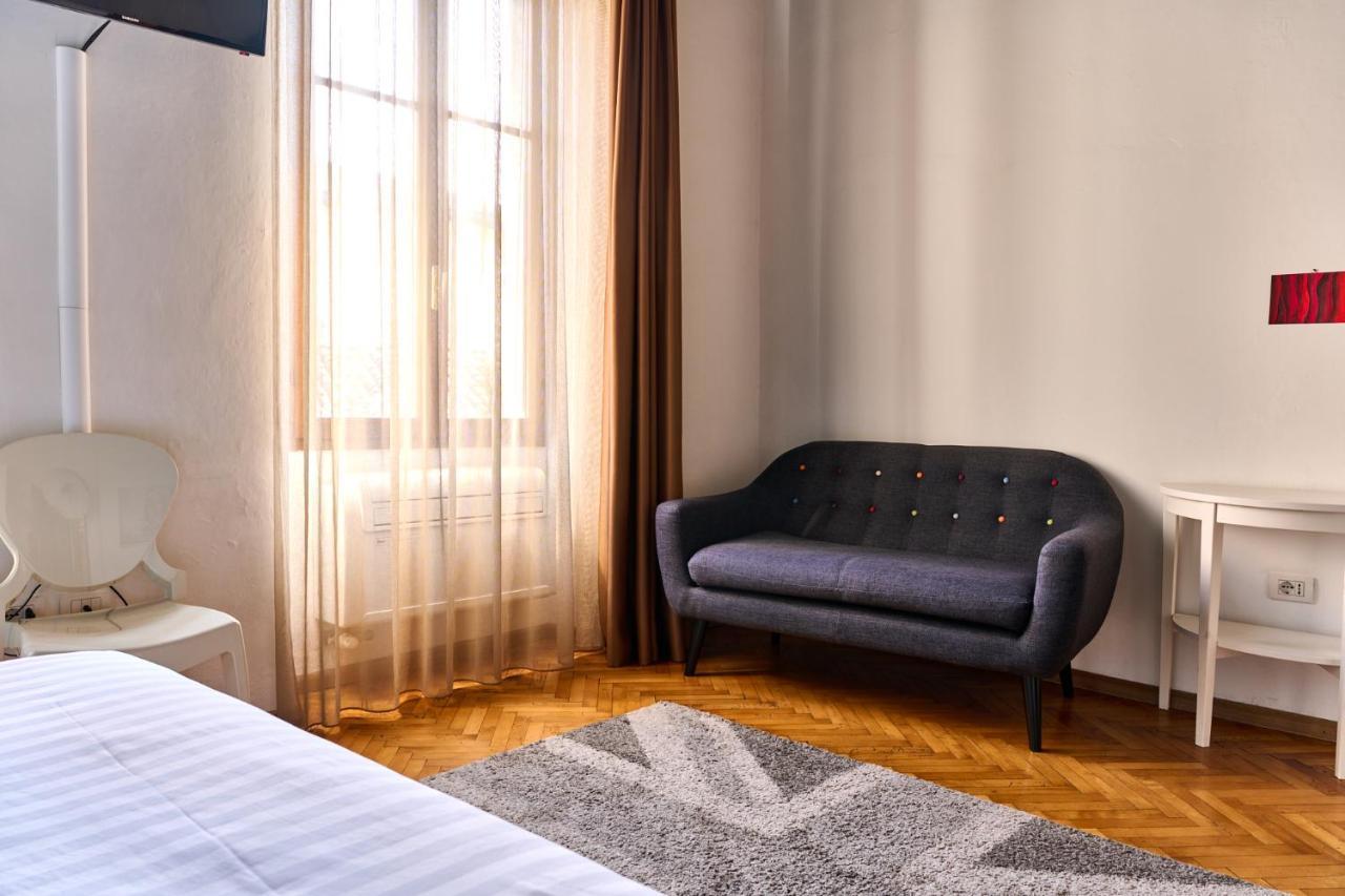 Al Cavour 34 Panzió Trento Kültér fotó